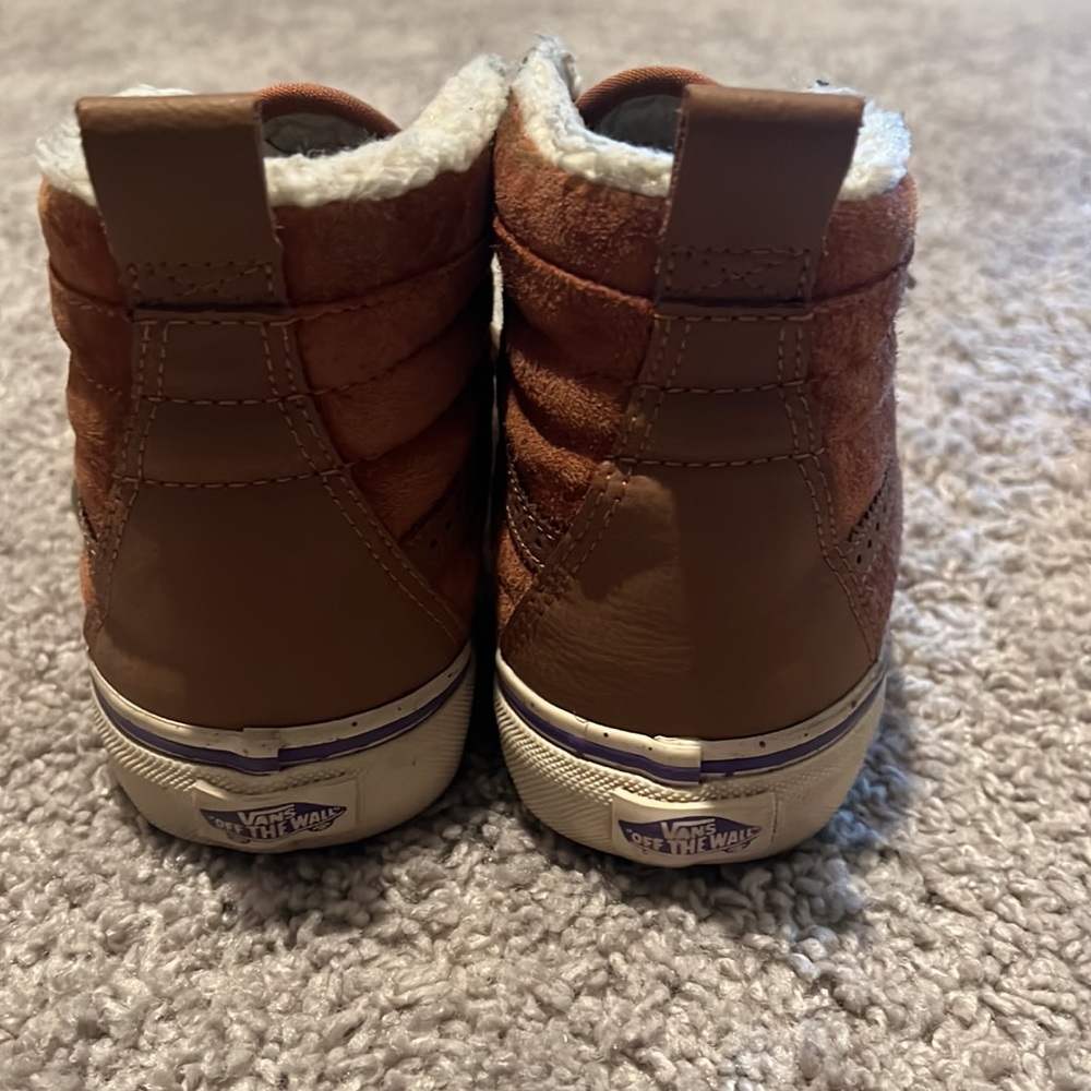 Shoes - Picture 4 of 5